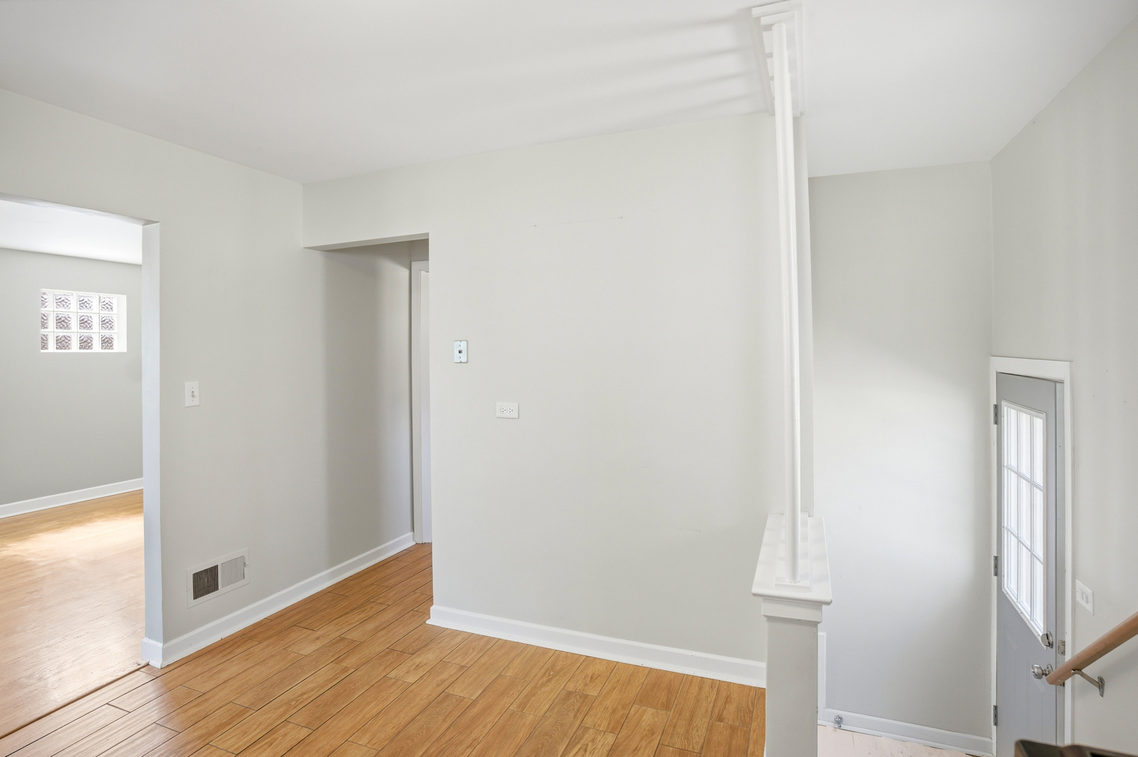 830 S La Grange Road, La Grange, IL 60525