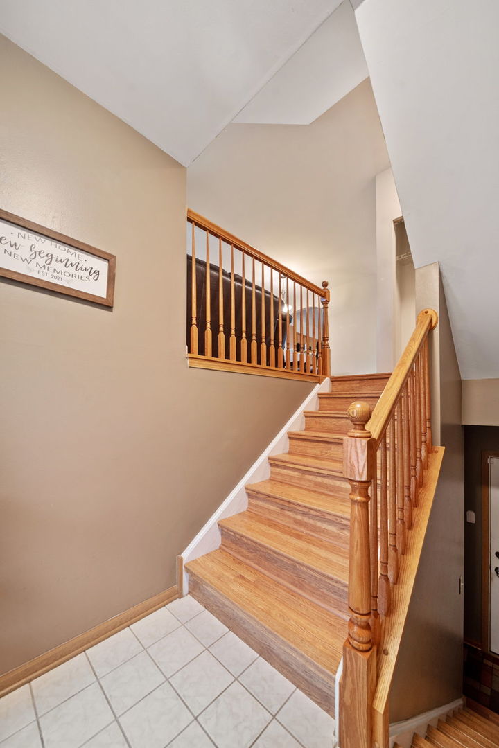 1702 Fieldstone Drive, Shorewood, IL 60404