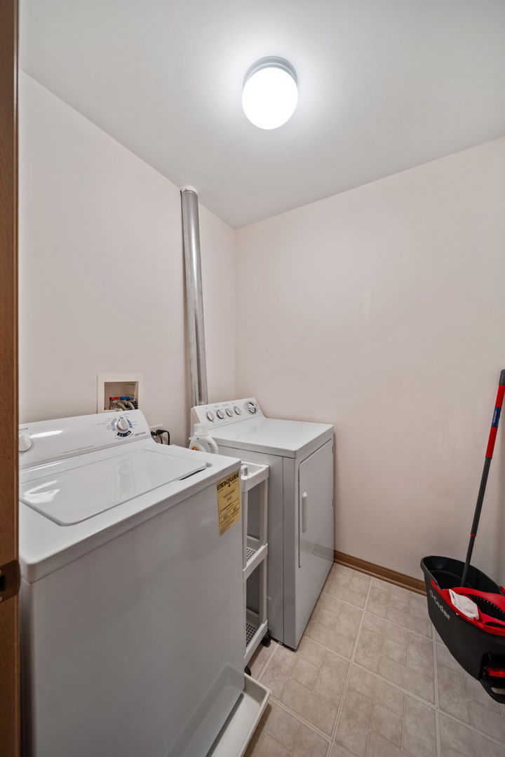 1702 Fieldstone Drive, Shorewood, IL 60404