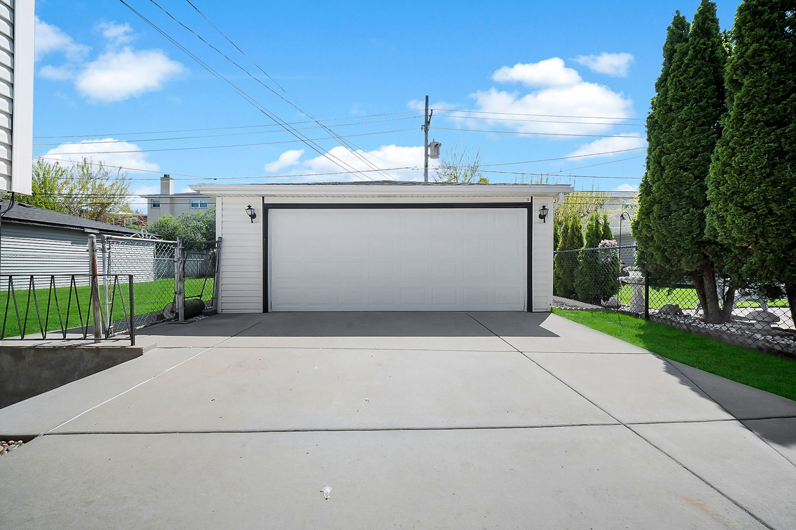 10125 S Komensky Avenue, Oak Lawn, IL 60453