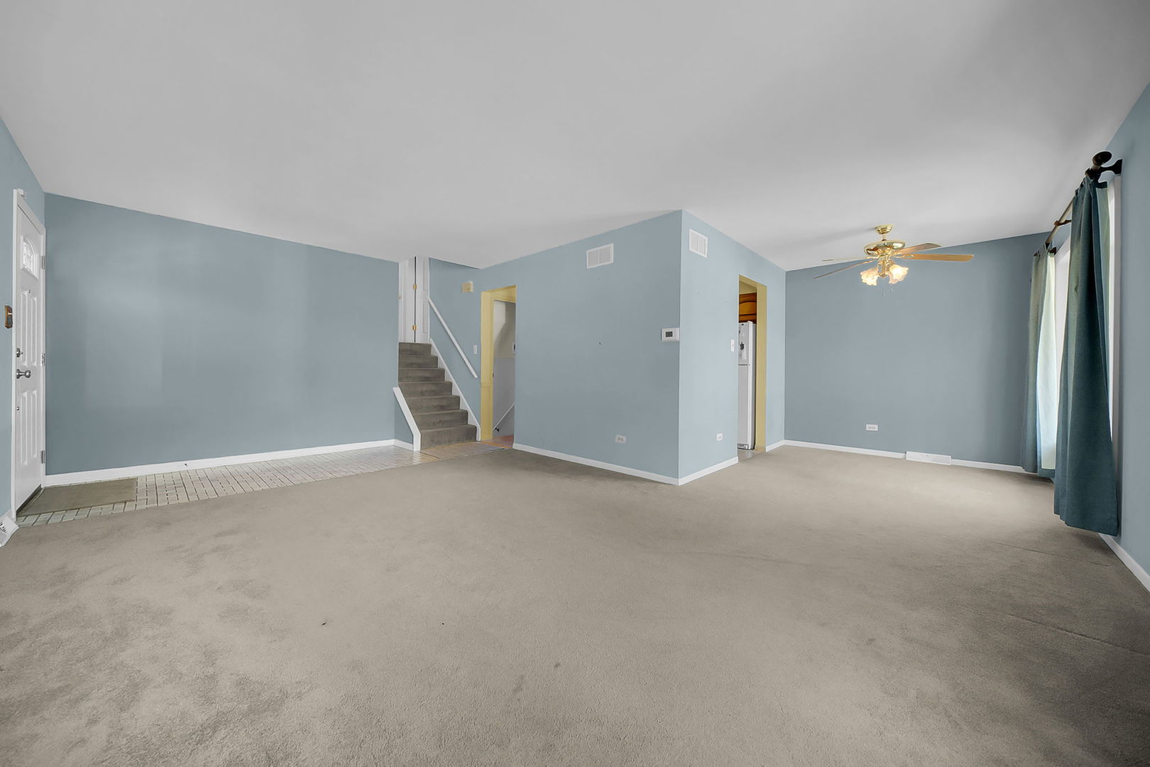 10125 S Komensky Avenue, Oak Lawn, IL 60453