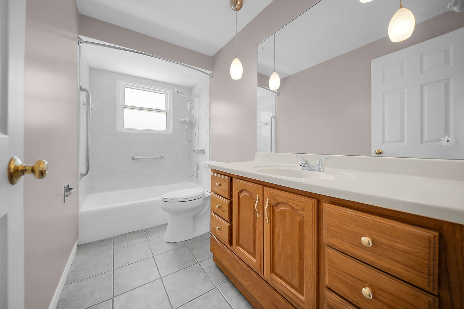 10125 S Komensky Avenue, Oak Lawn, IL 60453