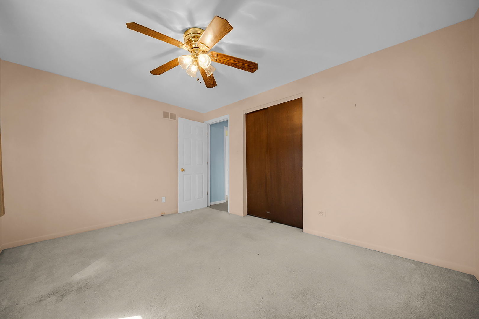 10125 S Komensky Avenue, Oak Lawn, IL 60453