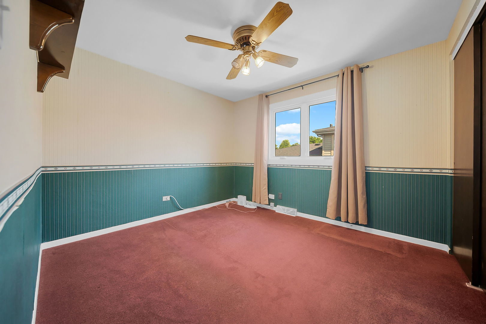 10125 S Komensky Avenue, Oak Lawn, IL 60453