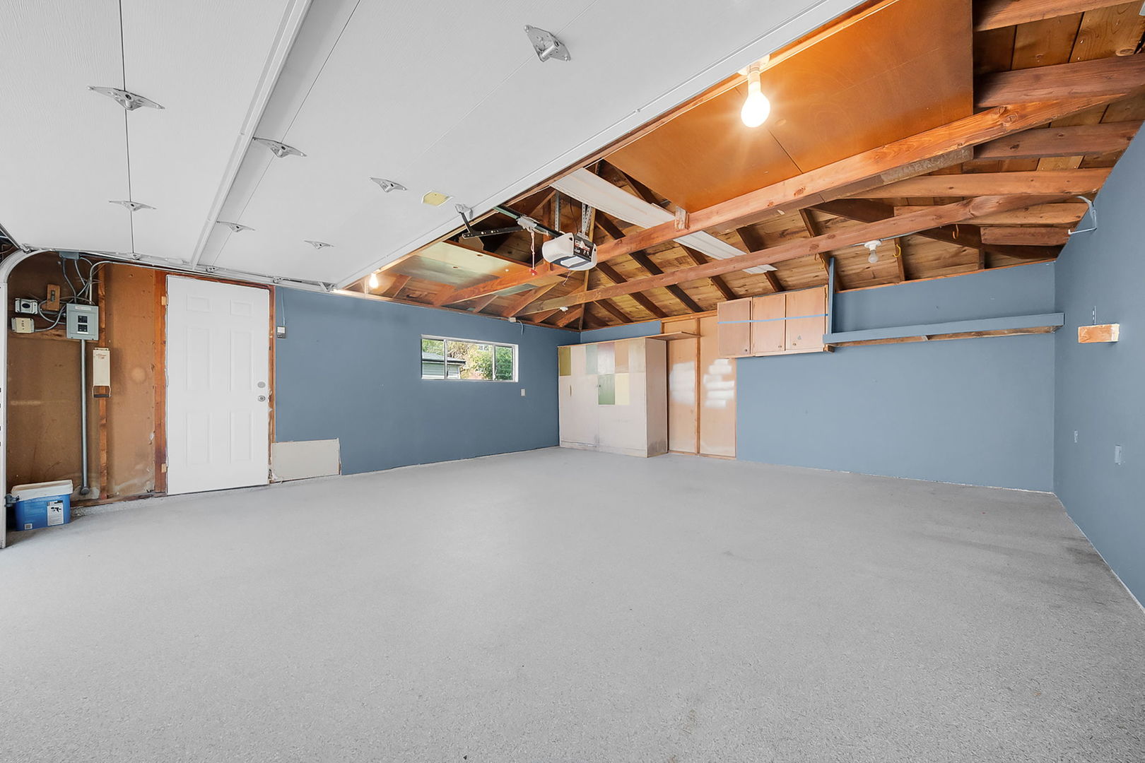 10125 S Komensky Avenue, Oak Lawn, IL 60453