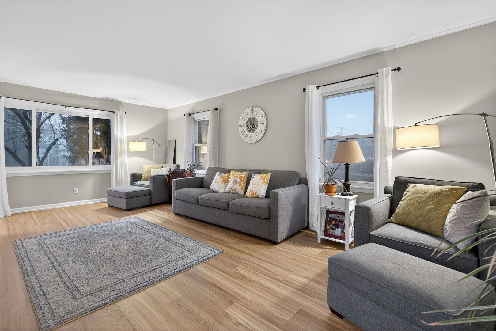 1111 N Cedar Road, New Lenox, IL 60451