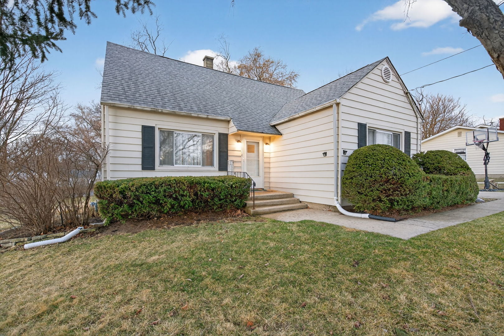 1111 N Cedar Road, New Lenox, IL 60451