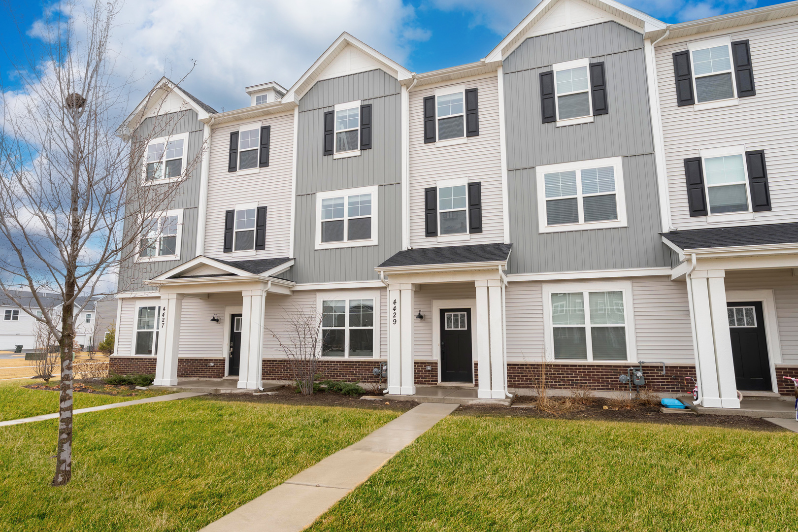 4429 Chelsea Manor Circle, Aurora, IL 60504