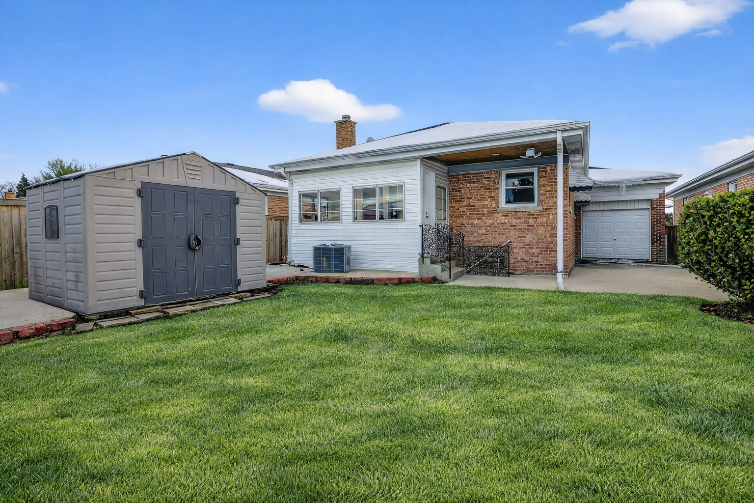 7624 W Ainslie Street, Harwood Heights, IL 60706