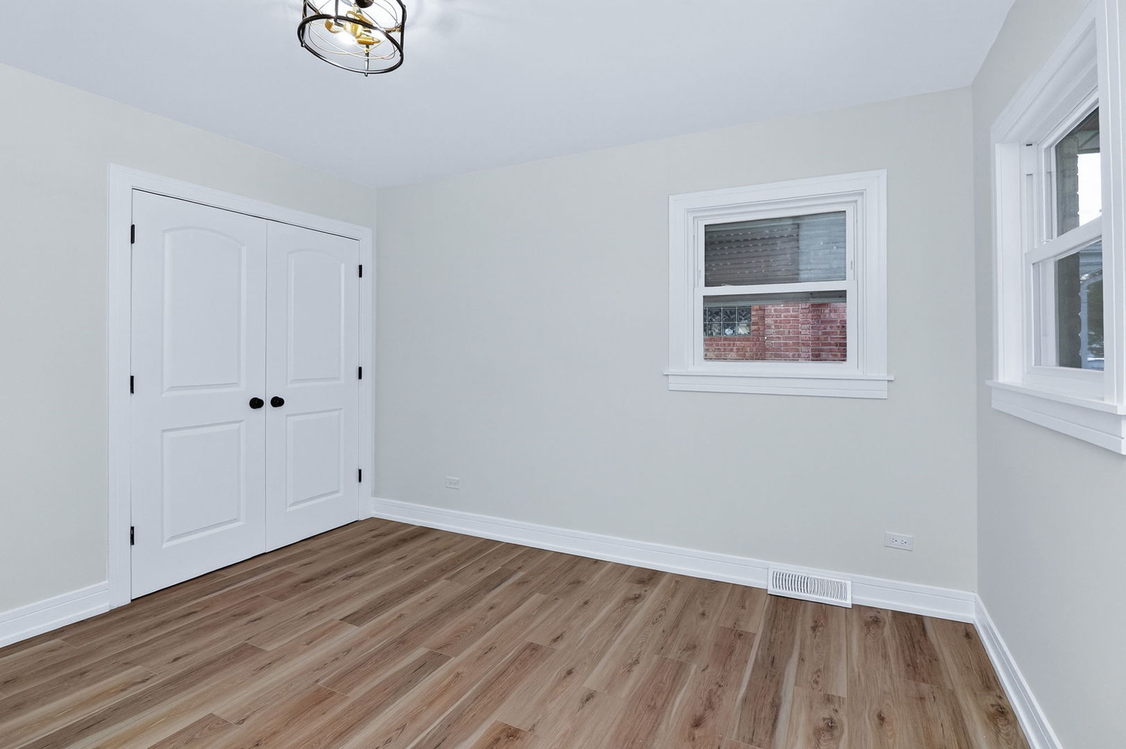 7624 W Ainslie Street, Harwood Heights, IL 60706