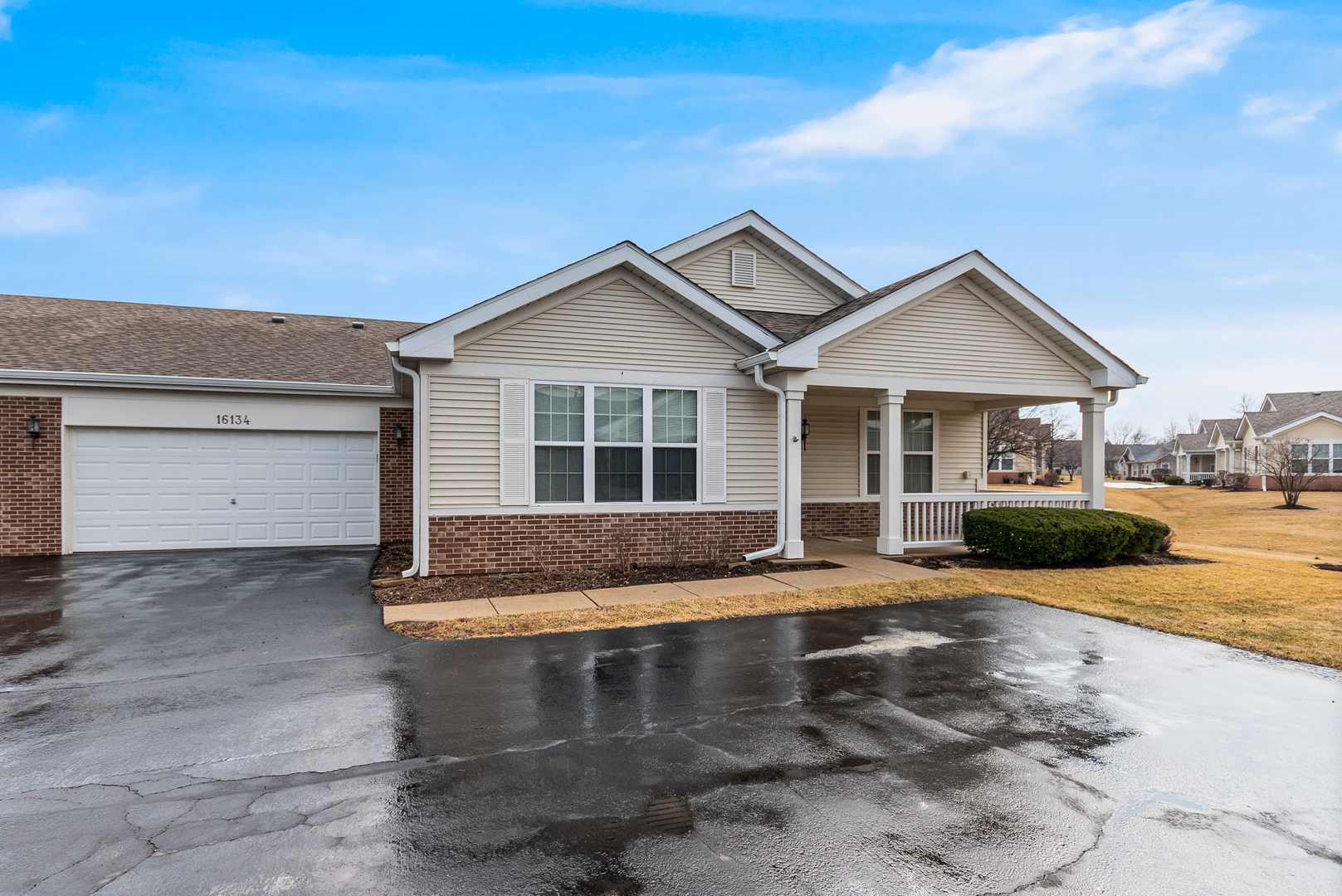 16134 Powderhorn Lake Way, Crest Hill, IL 60403