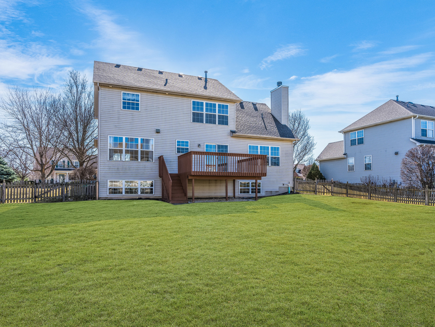 1800 Diamond Creek Lane, Aurora, IL 60503