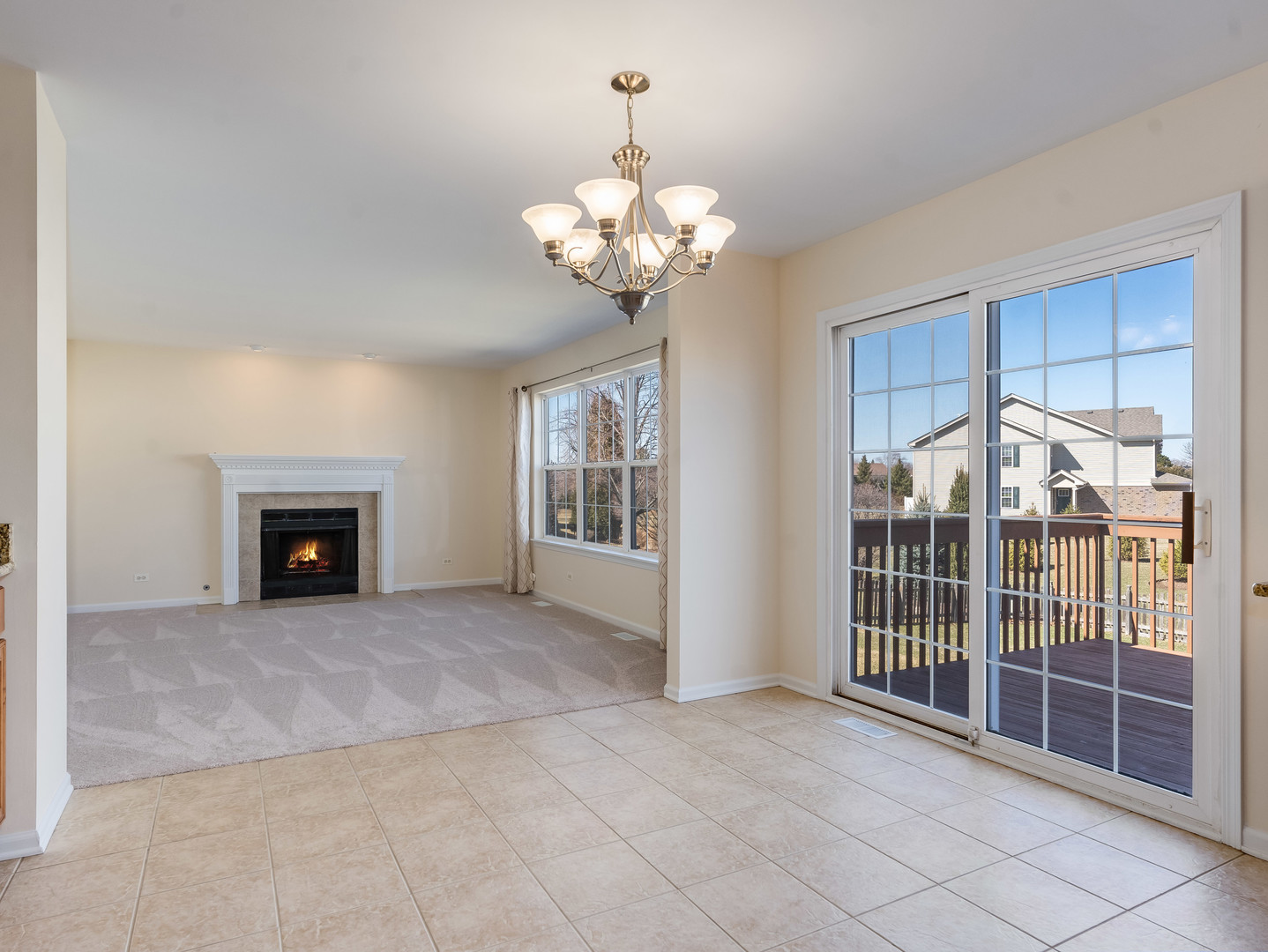 1800 Diamond Creek Lane, Aurora, IL 60503