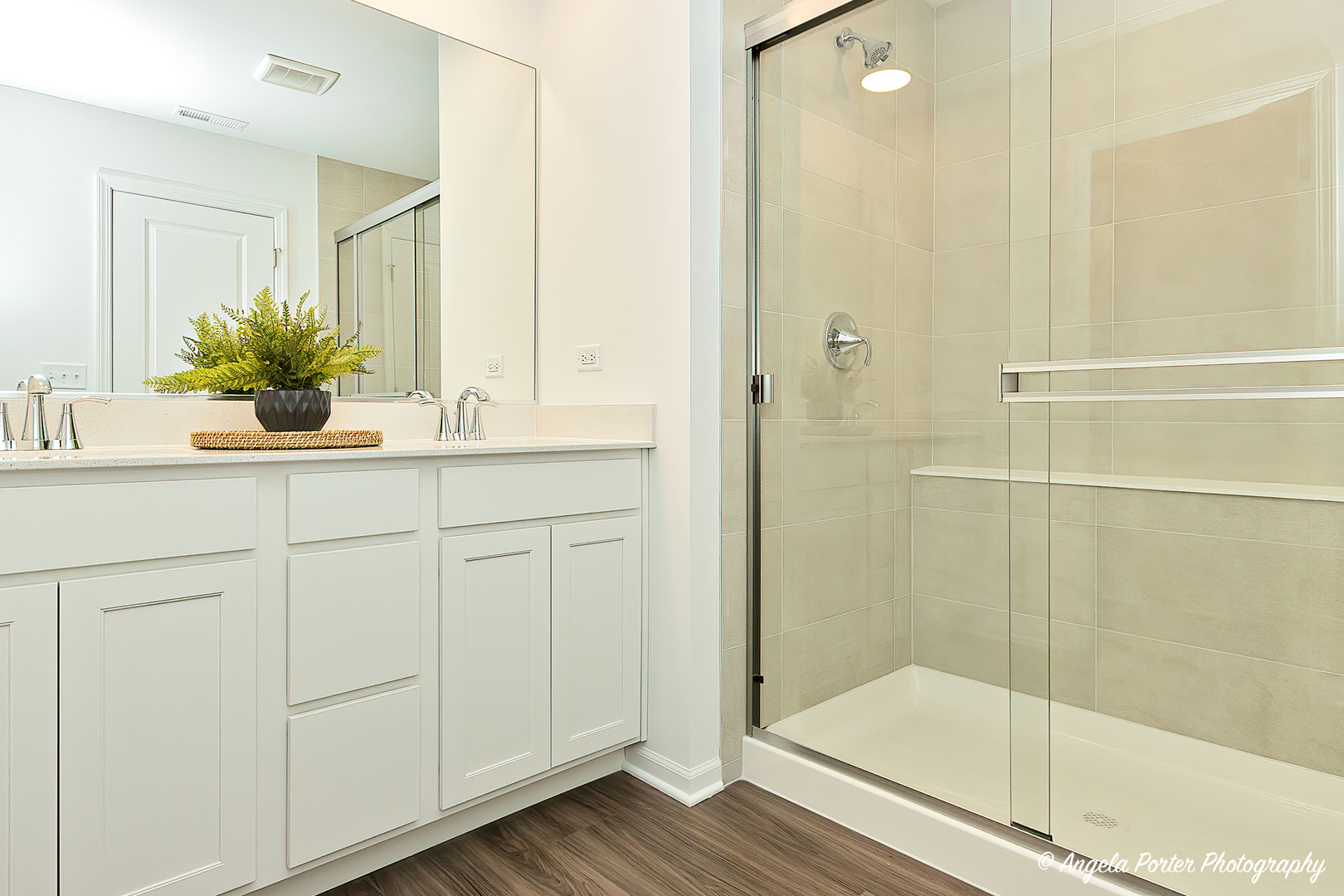 402 Neubauer Circle, Lindenhurst, IL 60046