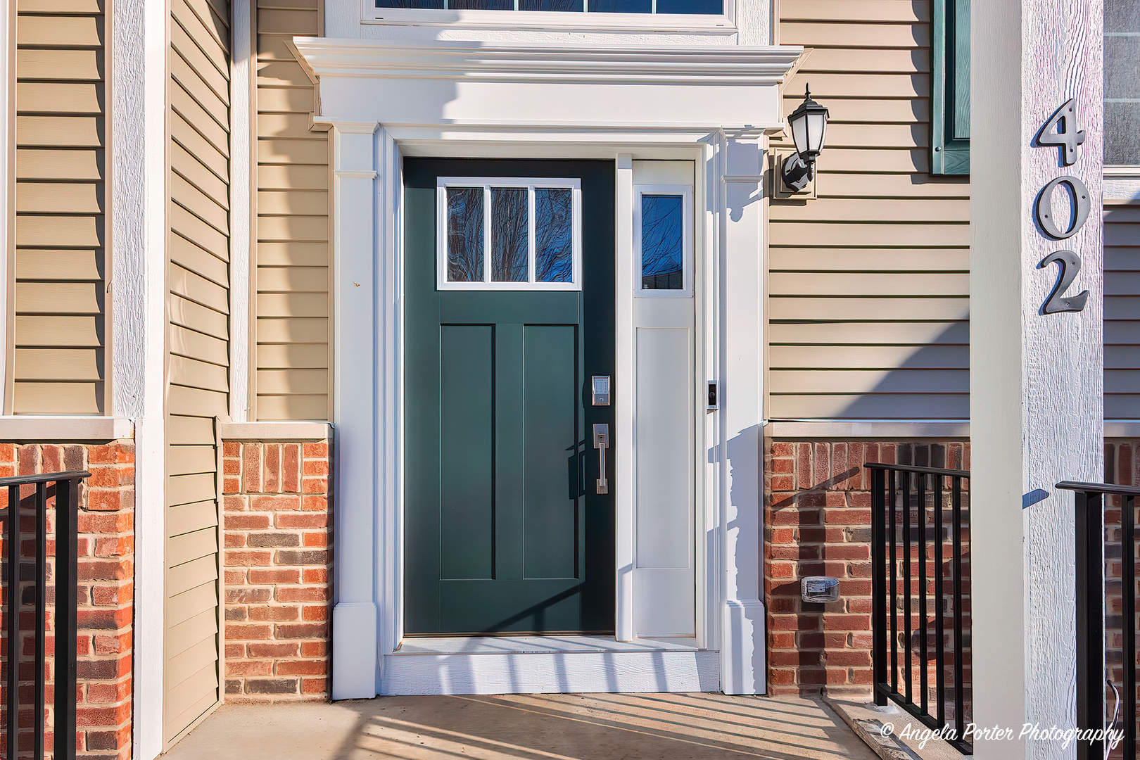 402 Neubauer Circle, Lindenhurst, IL 60046