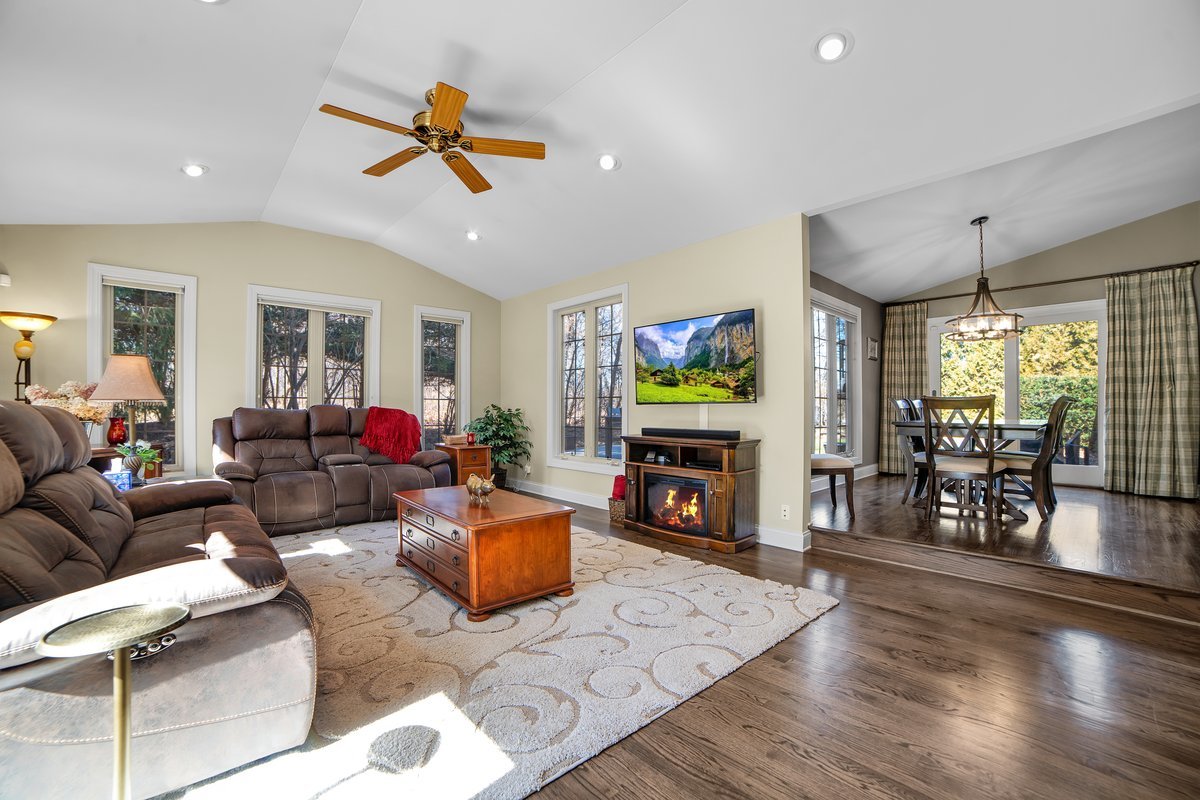 791 Duxbury Lane, Bartlett, IL 60103