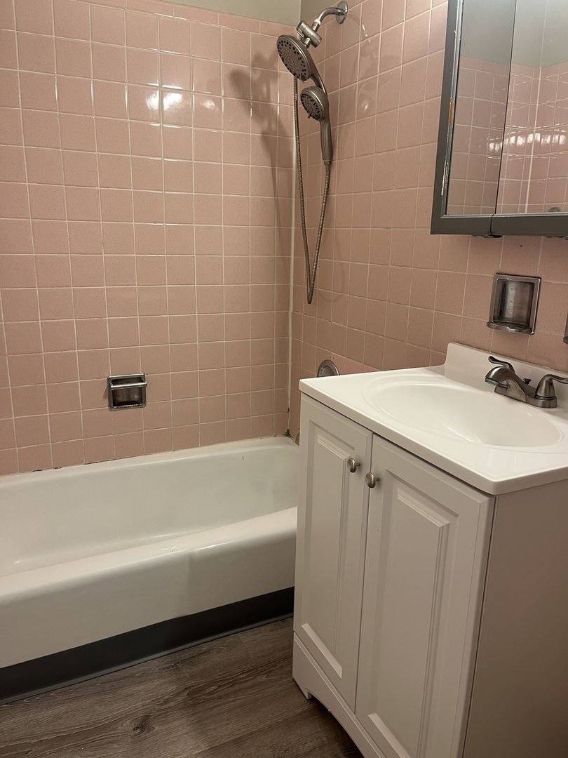 8640 S 82nd Court #11, Hickory Hills, IL 60457