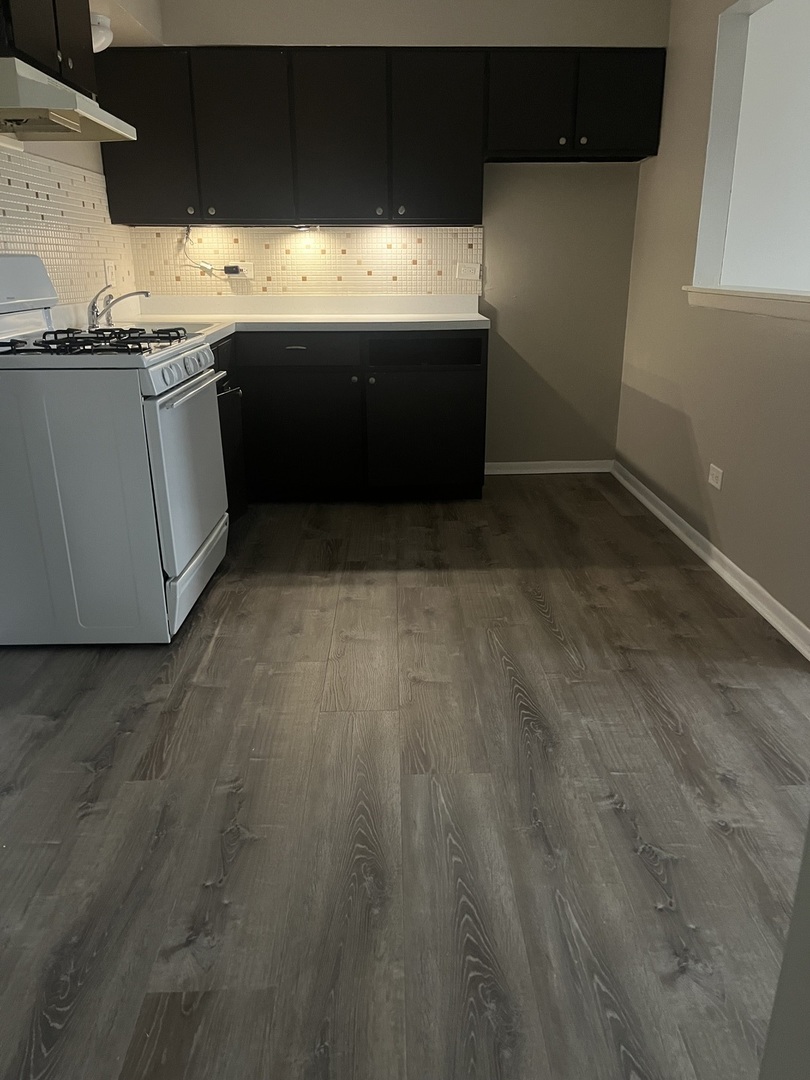 8640 S 82nd Court #11, Hickory Hills, IL 60457