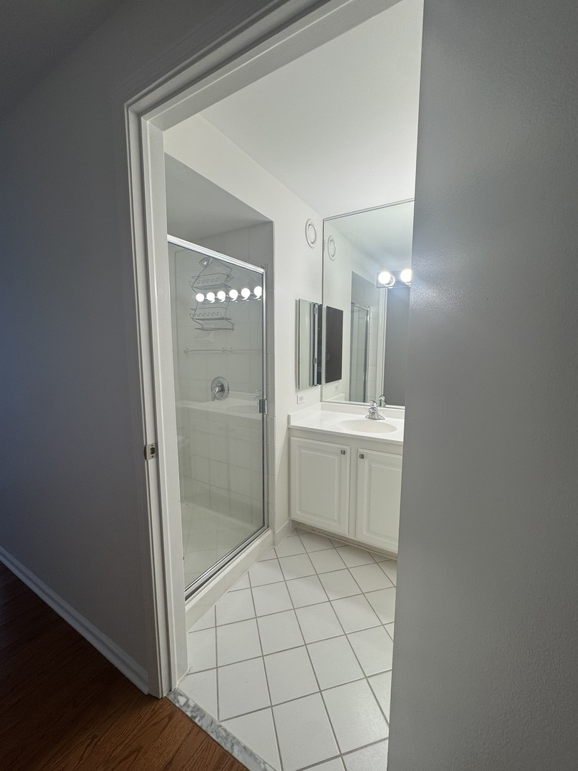 345 N La Salle Drive #801, Chicago, IL 60654