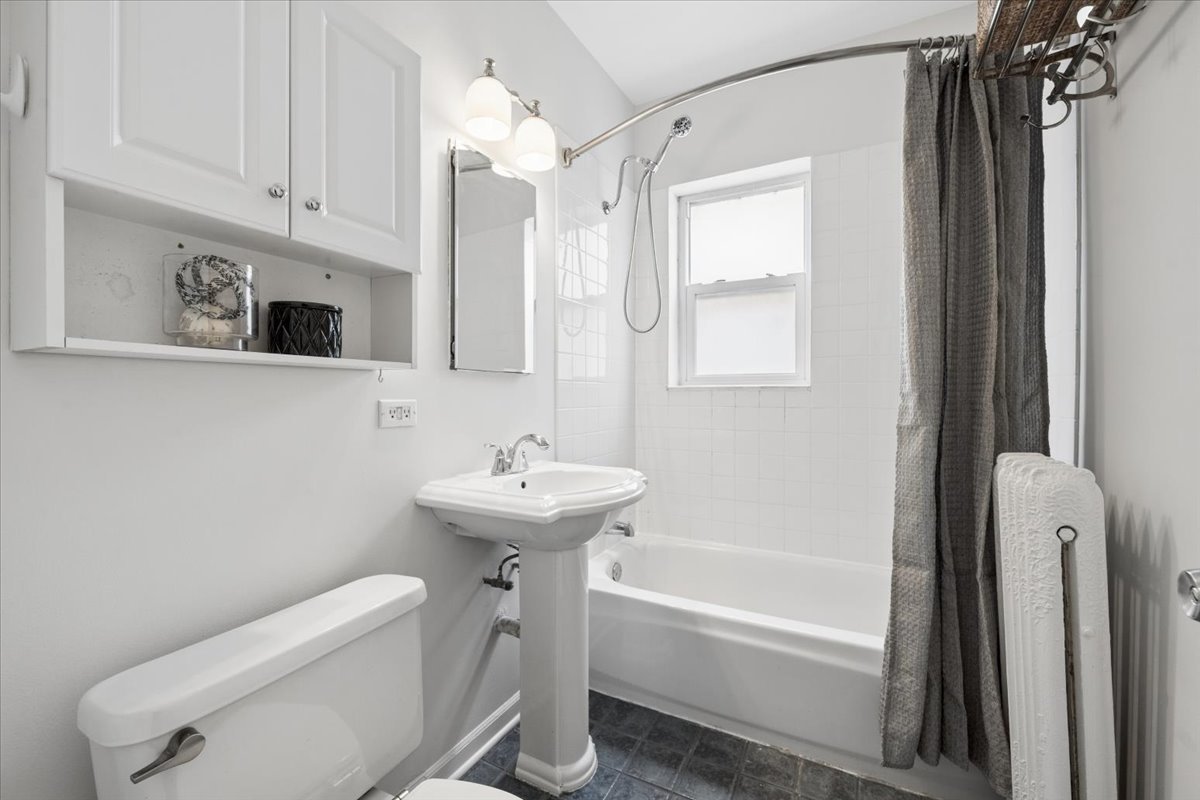 1419 W Catalpa Avenue #1N, Chicago, IL 60640