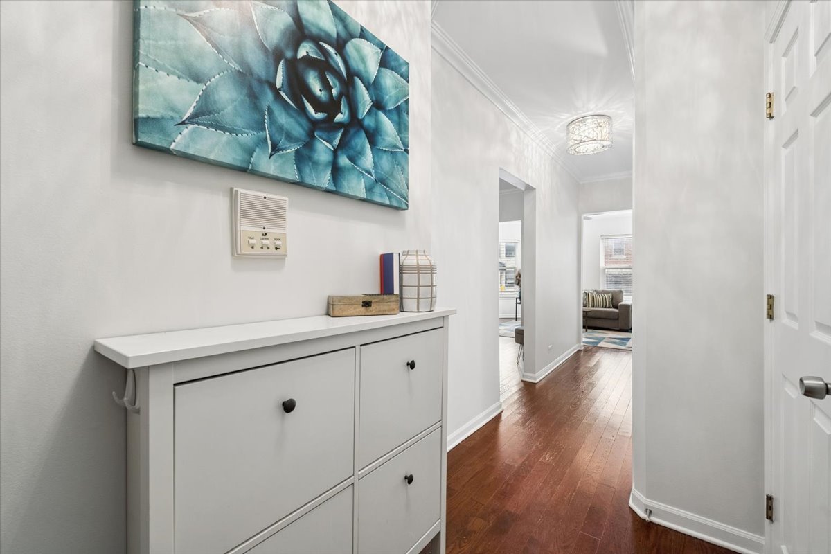 1419 W Catalpa Avenue #1N, Chicago, IL 60640