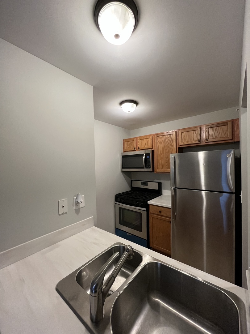 5201 Carriageway Drive #C317, Rolling Meadows, IL 60008