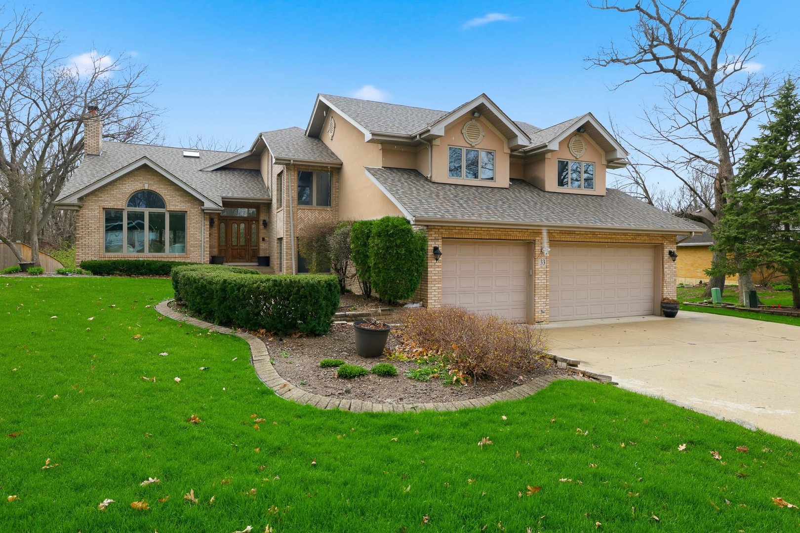 33 W Eureka Drive, Lemont, IL 60439