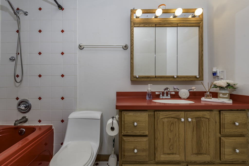 514 Judith Court, Winthrop Harbor, IL 60096