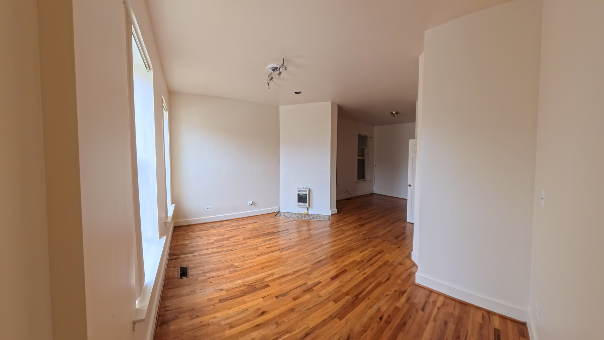 63 E 56th Street, Chicago, IL 60637