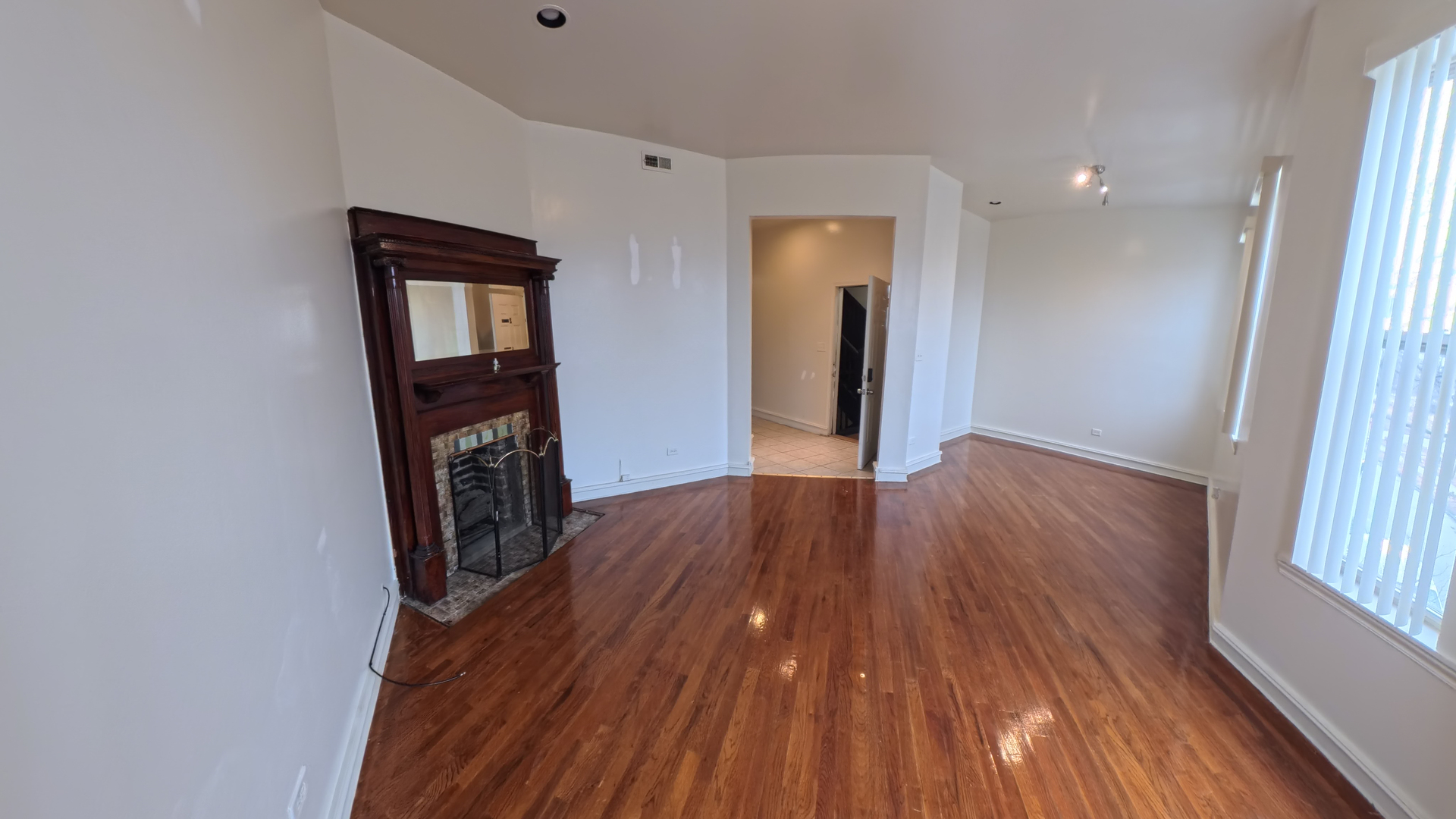 63 E 56th Street, Chicago, IL 60637