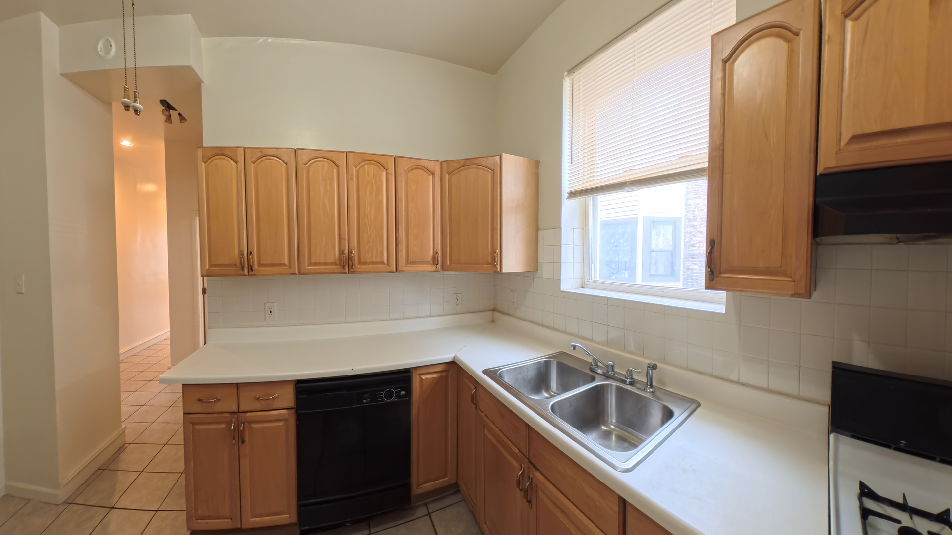 63 E 56th Street, Chicago, IL 60637