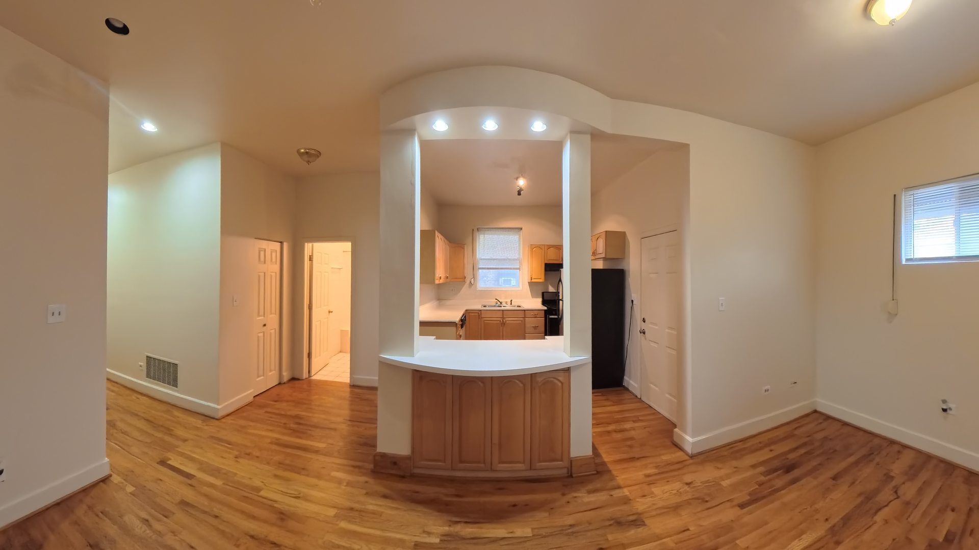 63 E 56th Street, Chicago, IL 60637