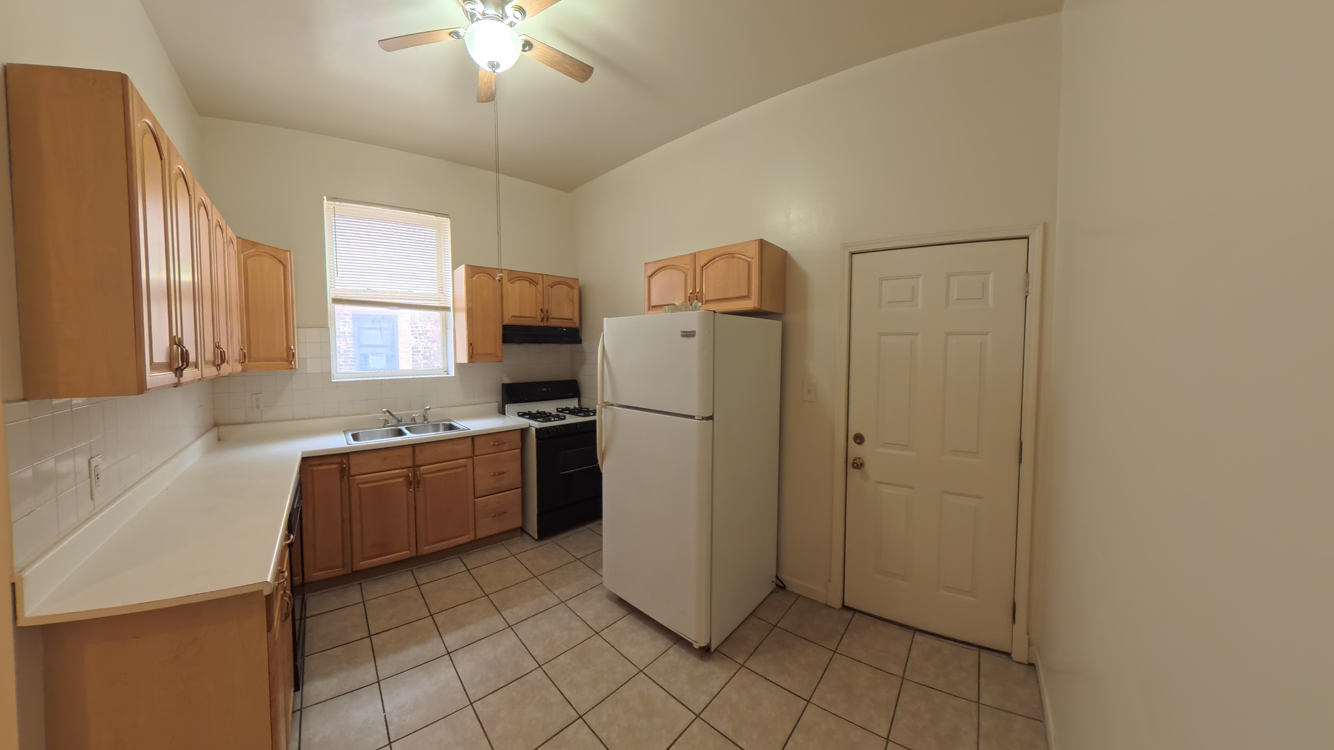 63 E 56th Street, Chicago, IL 60637