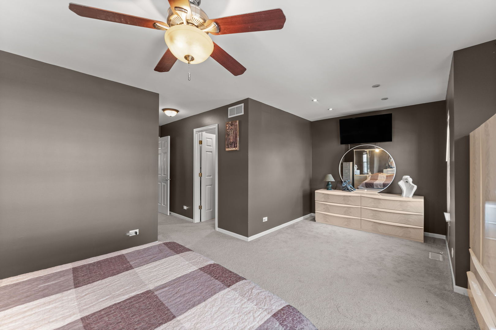 2713 Whitlock Drive, Darien, IL 60561