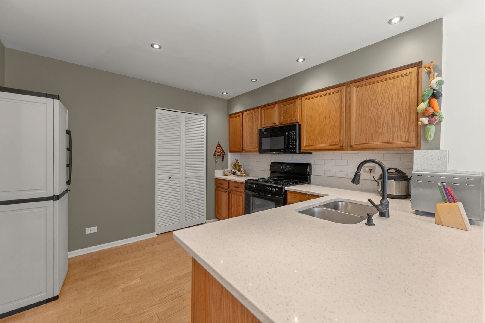 2713 Whitlock Drive, Darien, IL 60561