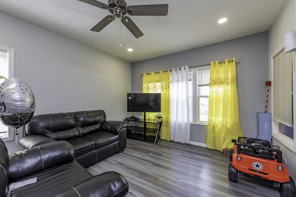 705 Massena Avenue, Waukegan, IL 60085