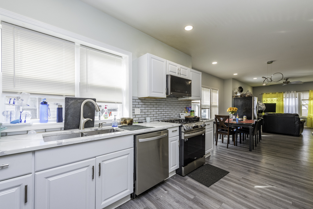 705 Massena Avenue, Waukegan, IL 60085