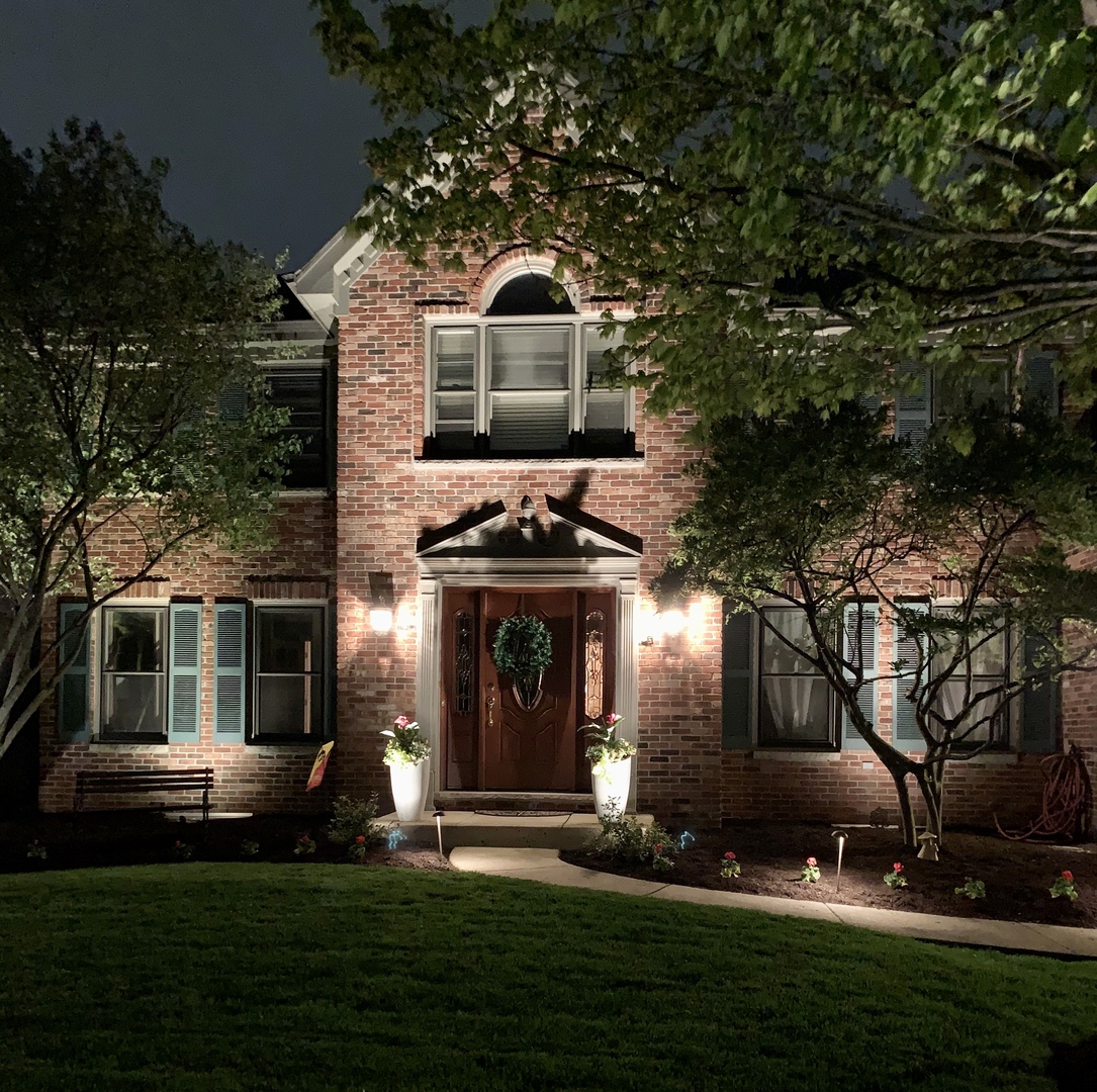 1909 Montclair Drive, Naperville, IL 60565