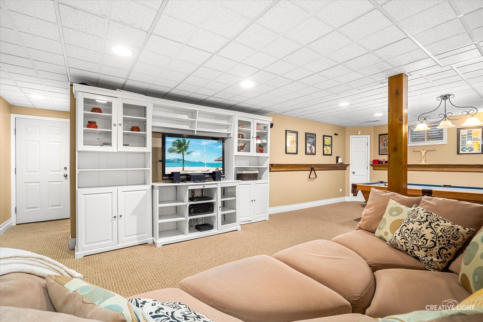 1909 Montclair Drive, Naperville, IL 60565