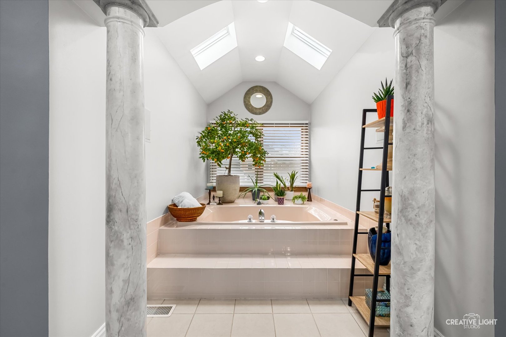 1909 Montclair Drive, Naperville, IL 60565