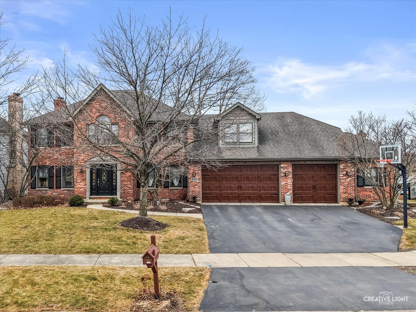 1909 Montclair Drive, Naperville, IL 60565