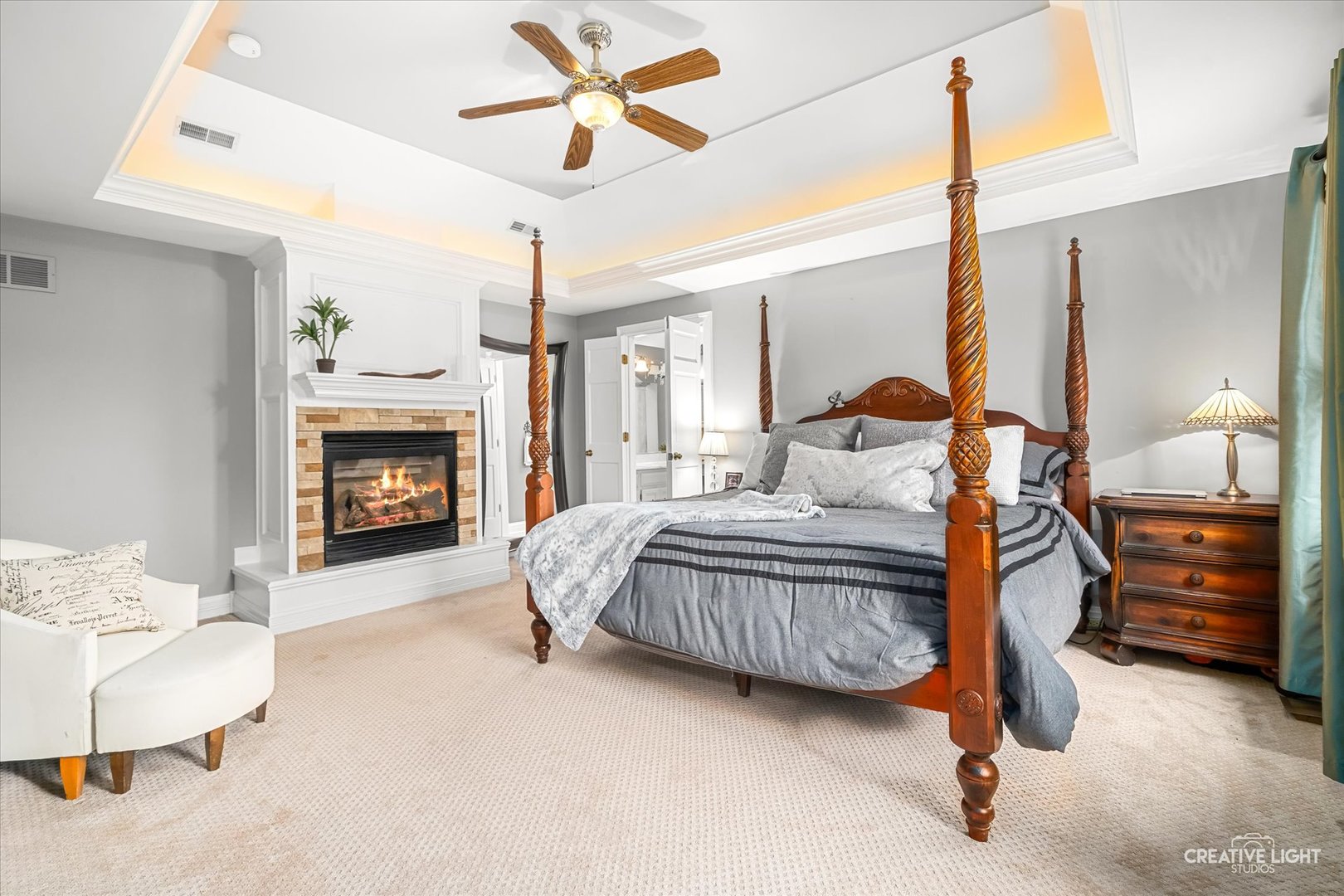 1909 Montclair Drive, Naperville, IL 60565