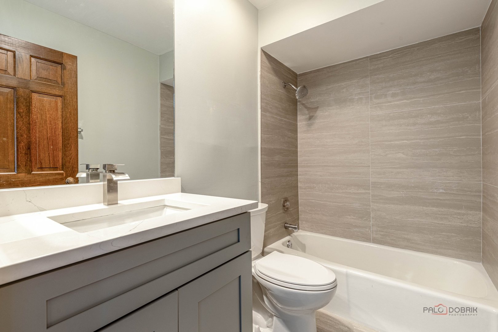 851 Sutton Court #851, Lincolnshire, IL 60069