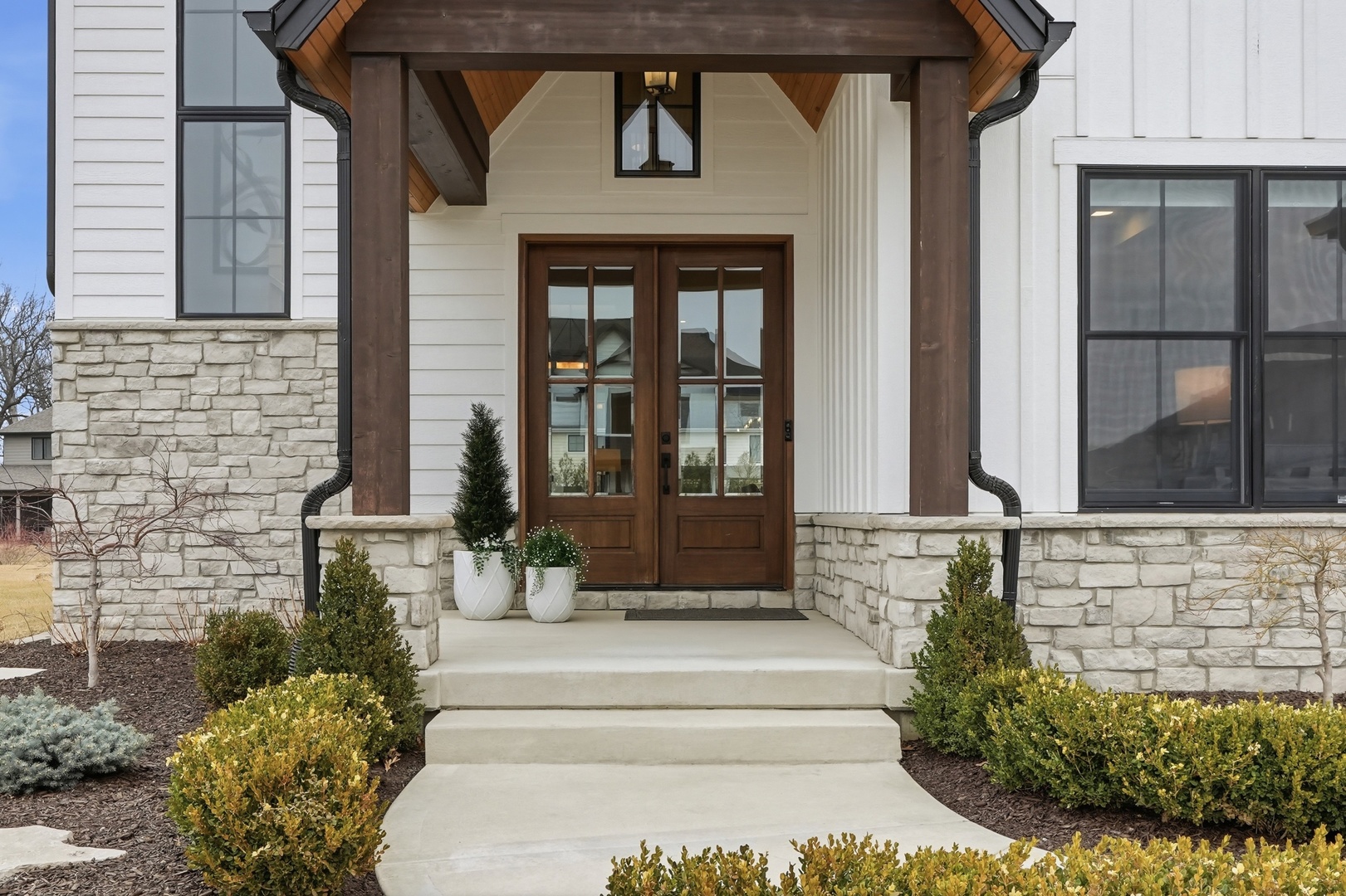 9727 Dunegrass Way, St. John, IN 46373