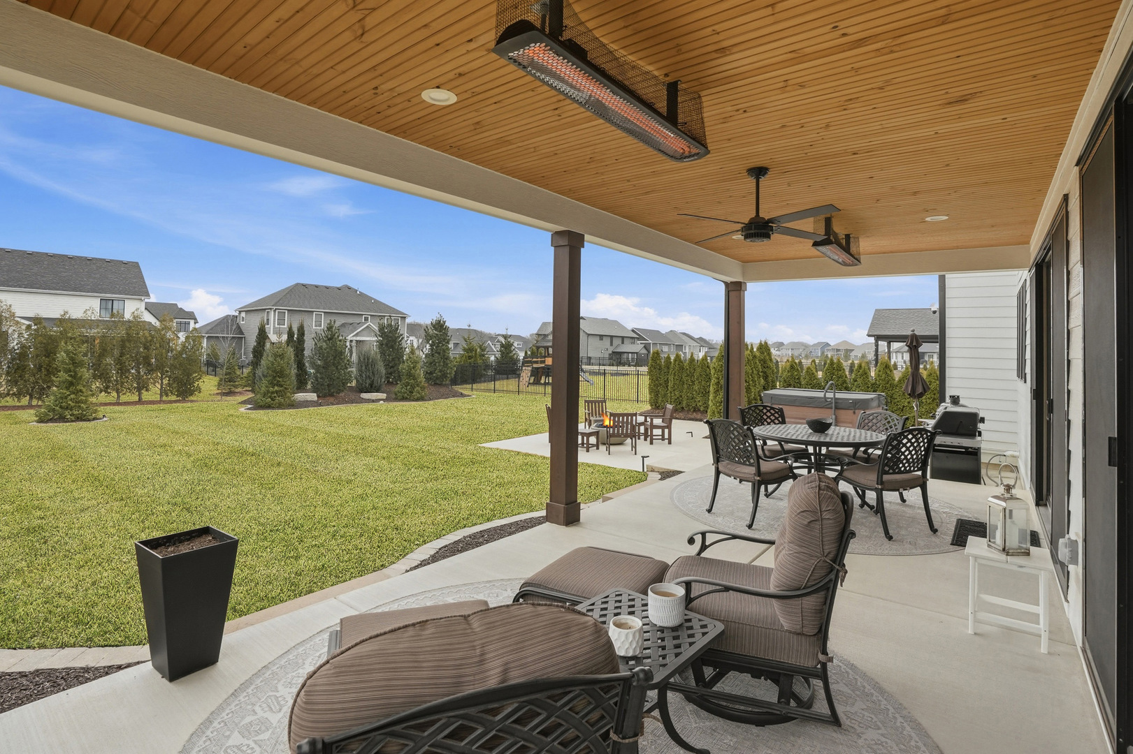 9727 Dunegrass Way, St. John, IN 46373