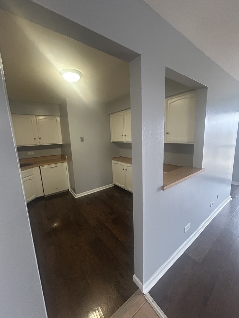 169 Gregory Street #13, Aurora, IL 60504