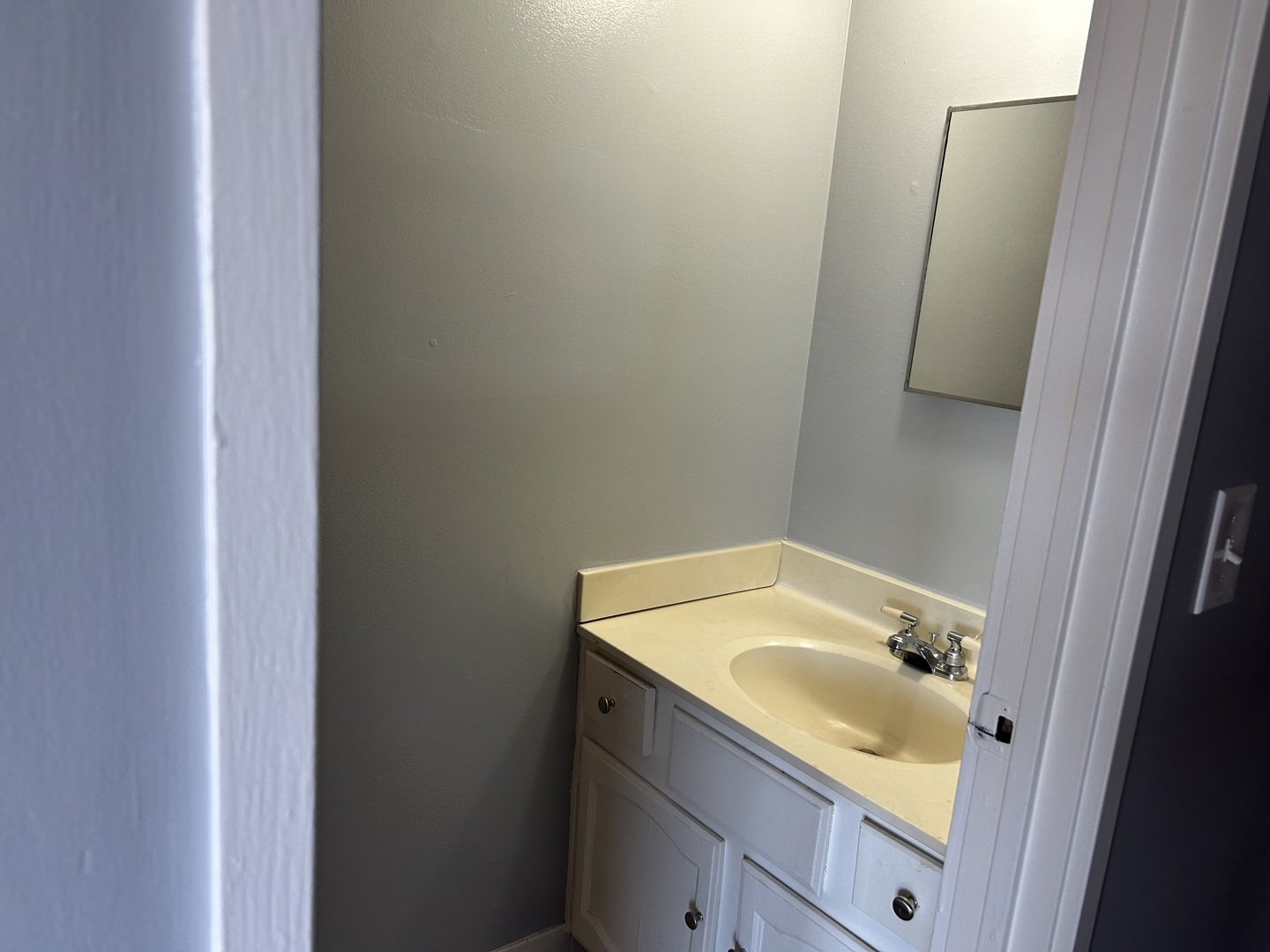 169 Gregory Street #13, Aurora, IL 60504