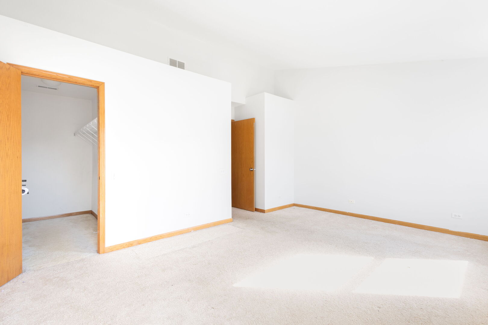 2877 Stonewater Drive #2877, Naperville, IL 60564