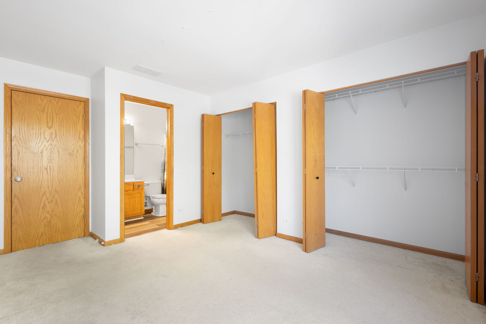 2877 Stonewater Drive #2877, Naperville, IL 60564