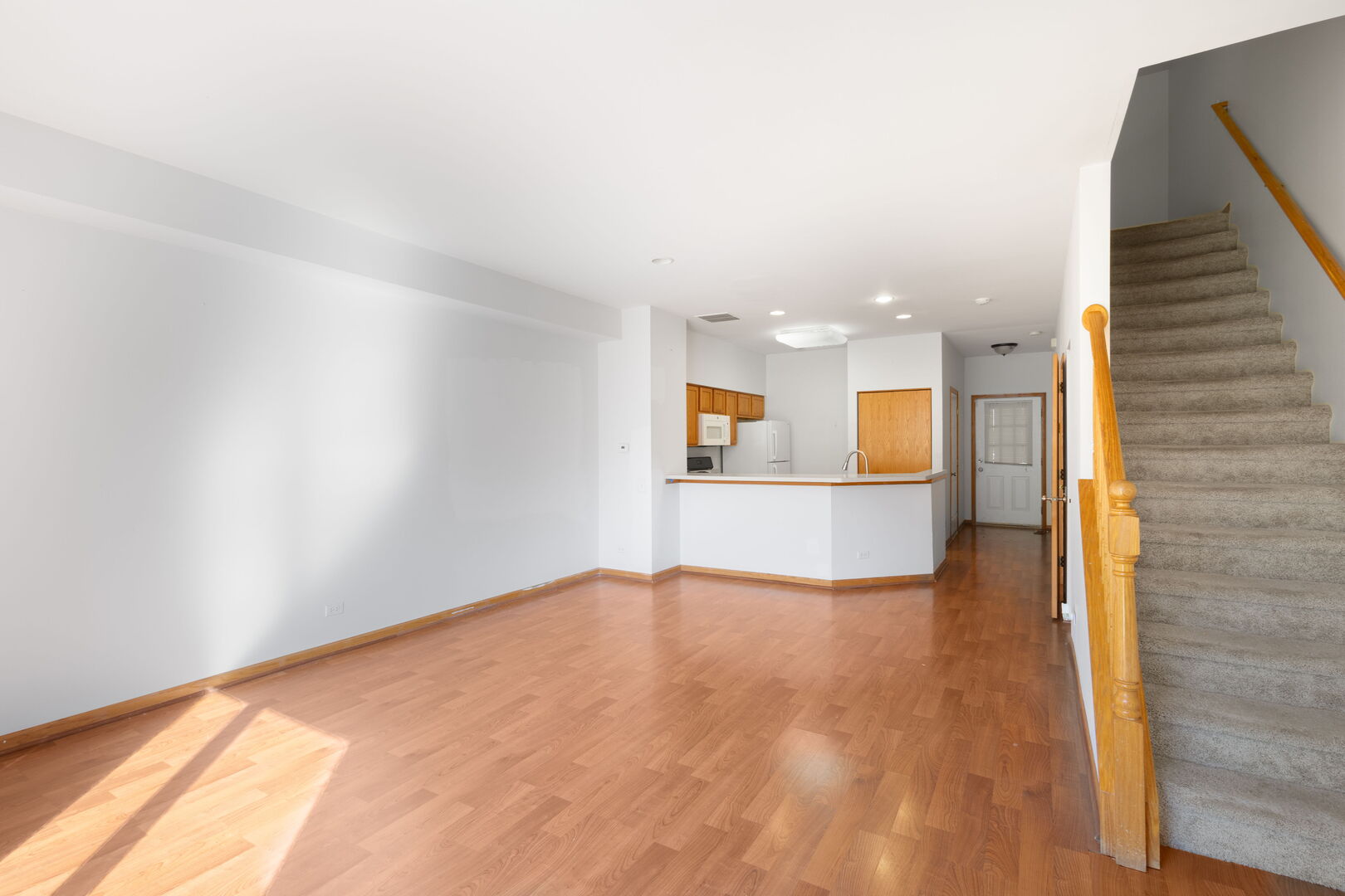 2877 Stonewater Drive #2877, Naperville, IL 60564